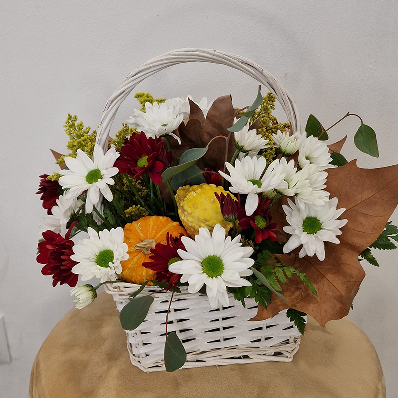 Cesta de Flores Outonal composta com variadas flores